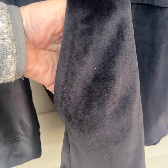 Lands End Velour Hooded Pull Over Warm Top - Picture 4 of 12